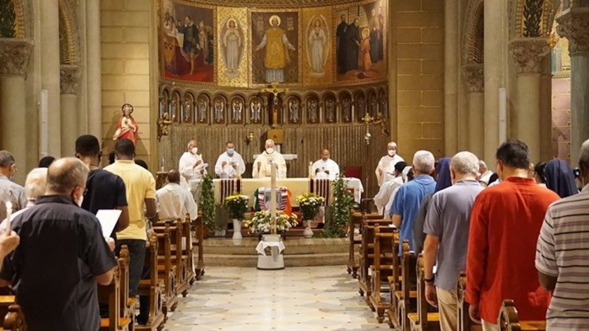 Este mandato asegura que los fieles se familiaricen con los principios de su Fundador, Jesucristo, y así mantengan el "estilo" de seguidores de Cristo.
Foto: Producción El Universal Puebla