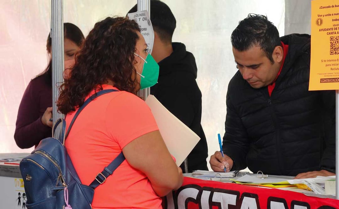 Por un empleo en atención al cliente bilingüe en Call Center pagan de 13 mil a 17 pesos mensuales | foto: agencia Es Imagen para El Universal Puebla
