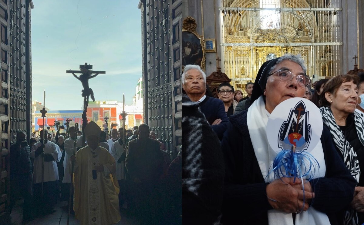 El Arzobispo Víctor Sánchez Espinosa abrió la Puerta del Perdón en la Catedral de Puebla I Foto: Arquidiócesis de Puebla