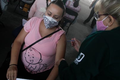 Plataforma registra a mujeres para vacunación contra Covid-19 aunque no estén embarazadas