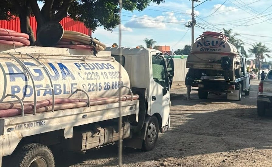 Detectan nuevo robo de agua en Puebla; aseguran 10 pipas y detienen a 4 personas