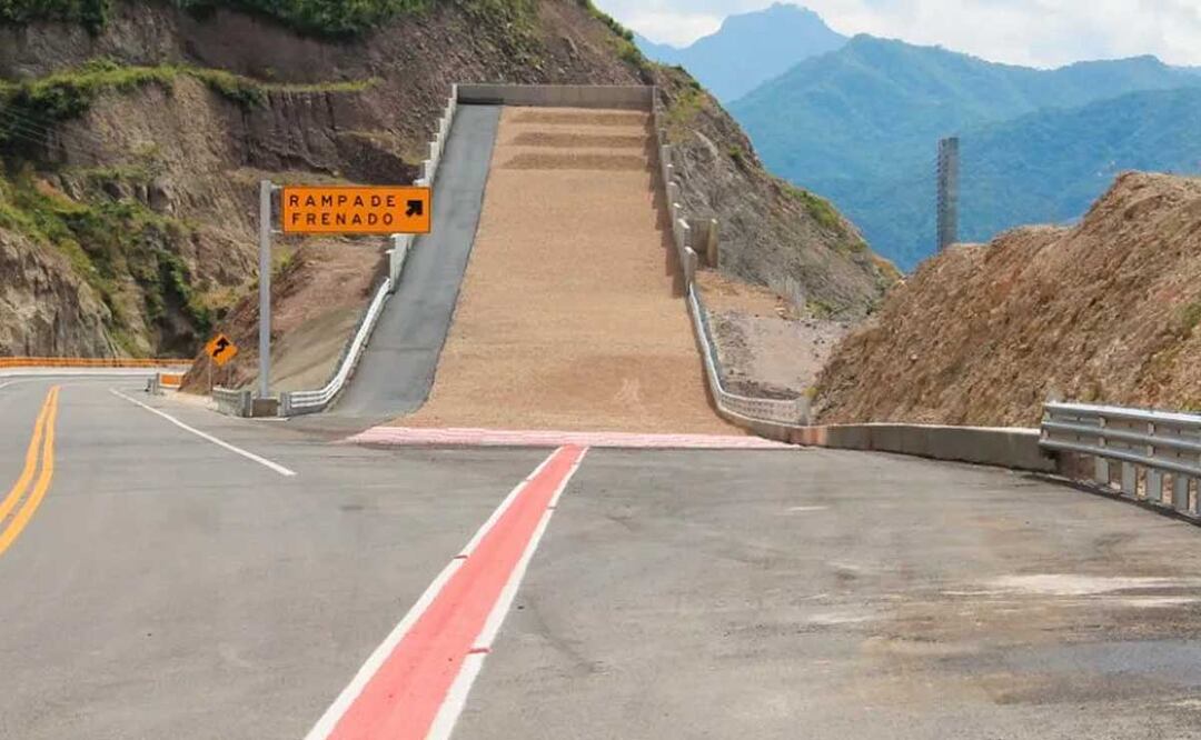 En la autopista México-Puebla se registran múltiples accidentes viales | Foto: Transporte MX