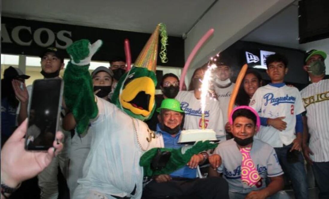 E Birthday Pericos de Puebla El equipo Pericos de Puebla ofrece paquetes para cumpleaños | Agencia Es Imagen para El Universal Puebla