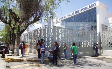 Por seguridad, retiran casas de campaña instaladas afuera del Hospital para el Niño Poblano  