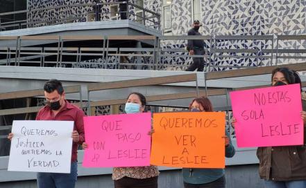 Familiares y nenis exigen la liberación inmediata de Leslie Alcántara y seis amigos