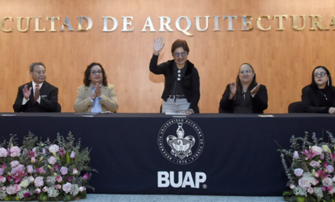Rectora Lilia Cedillo Ramírez escuchó el Cuarto Informe de Labores de la doctora Carola Santiago Azpiazu, a quien tomó protesta para un segundo periodo de gestión, 2025-2029 I Foto: BUAP