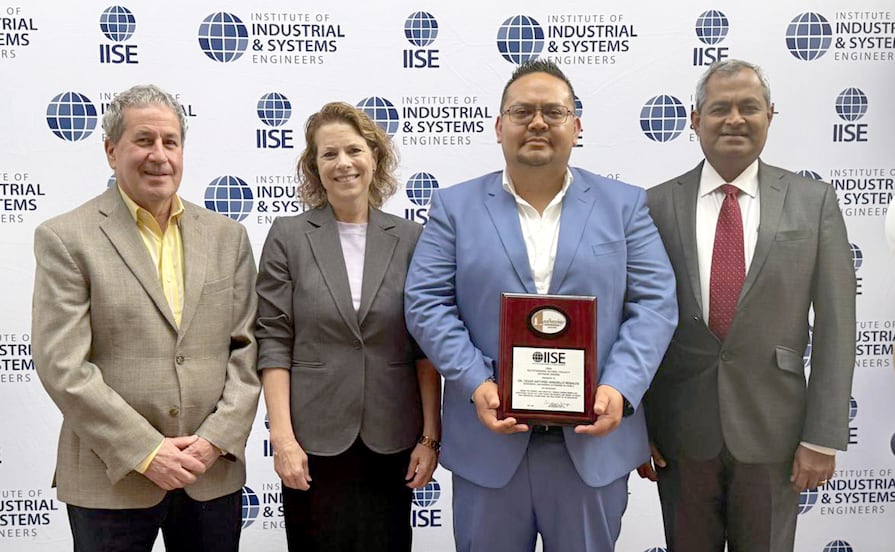 Distinguen a docente BUAP con el Global Outstanding Faculty Advisor Award