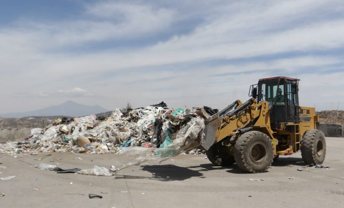 Muchos municipios poblanos no cuentan con los programas de atención de residuos, por lo que acortan el tiempo de vida de otros rellenos sanitarios. | Foto: Agencia Es Imagen para El Universal Puebla