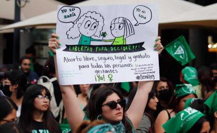 Demanda Marea Verde despenalización del aborto en Puebla