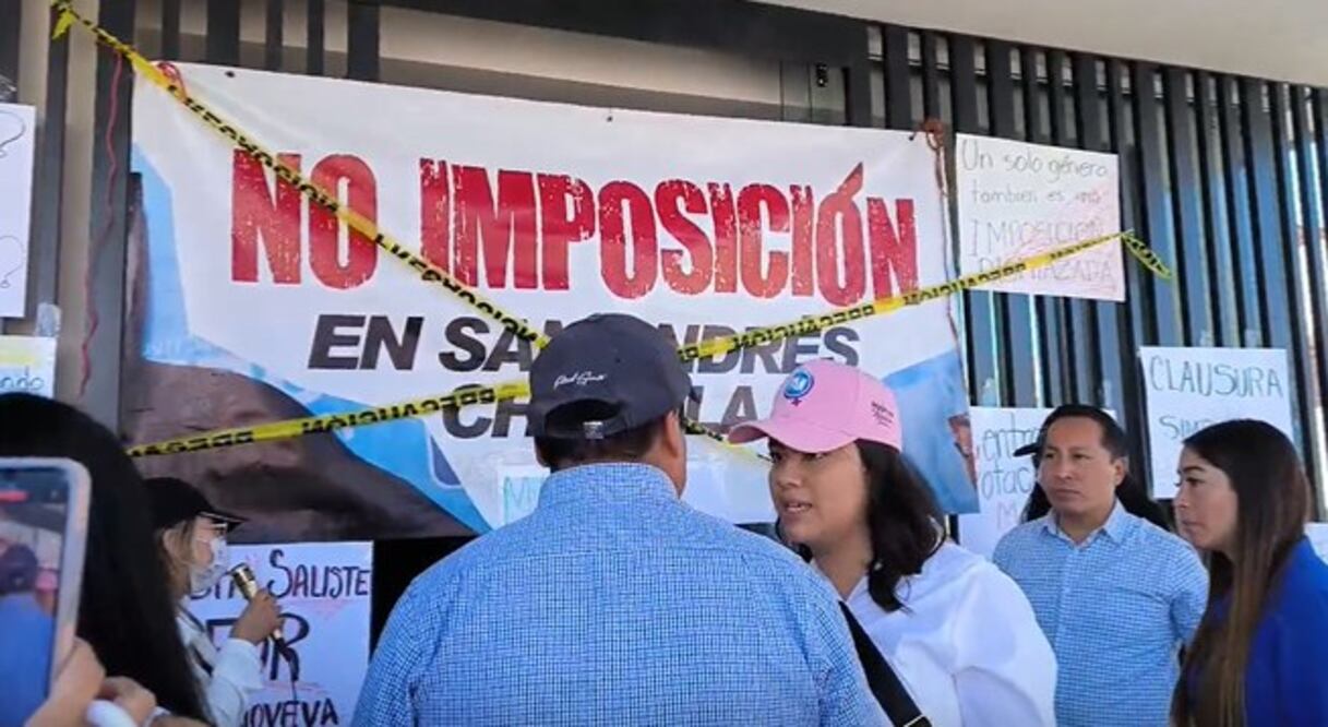 Inconformes tomaron instalaciones del PAN Estatal | Foto: EsImagen