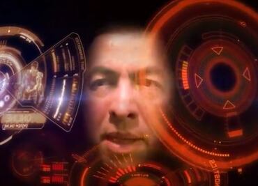 Él es el político poblano que se cree Iron Man para acabar con el crimen