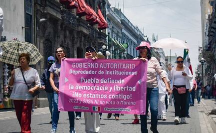 Marchan poblanos en defensa de la SCJN  