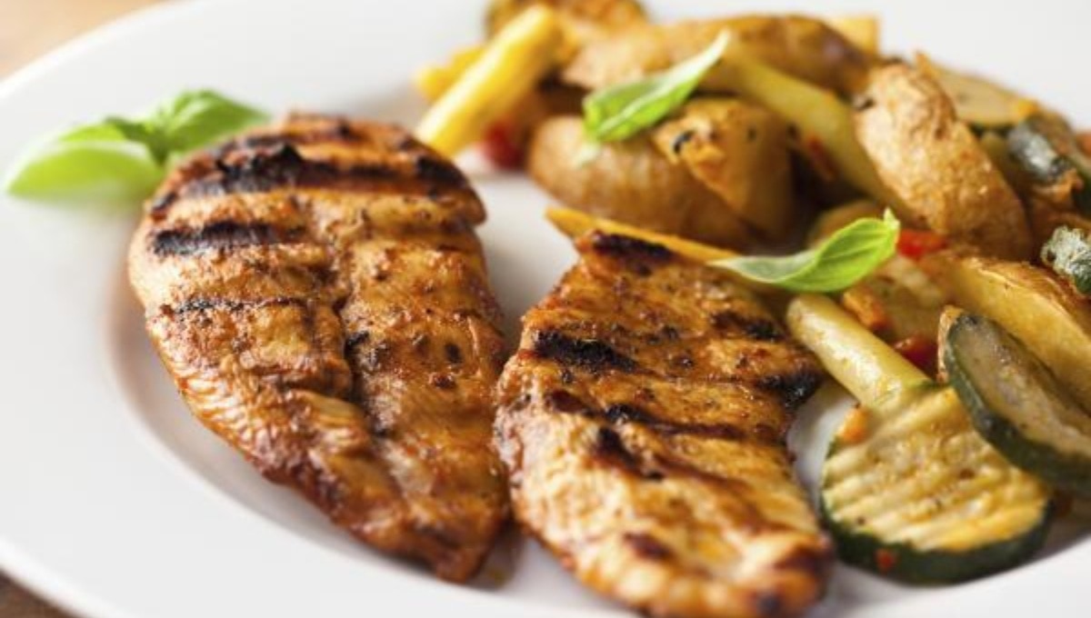 ¿Qué le pasa a tu cuerpo si comes pollo todos los días?