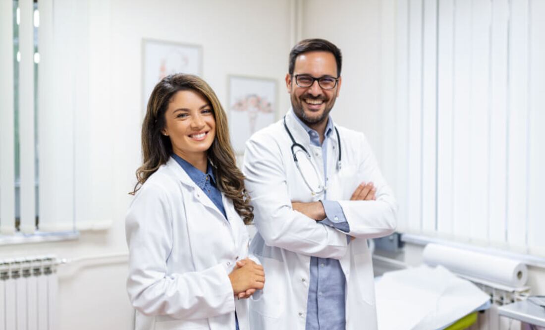 Esta iniciativa tiene como objetivo la contratación de equipos multidisciplinarios que fortalecerán la atención médica en el país, con la meta de crear lo que se busca sea la red de servicios públicos de salud más grande del mundo.
Foto: Producción El Universal Puebla