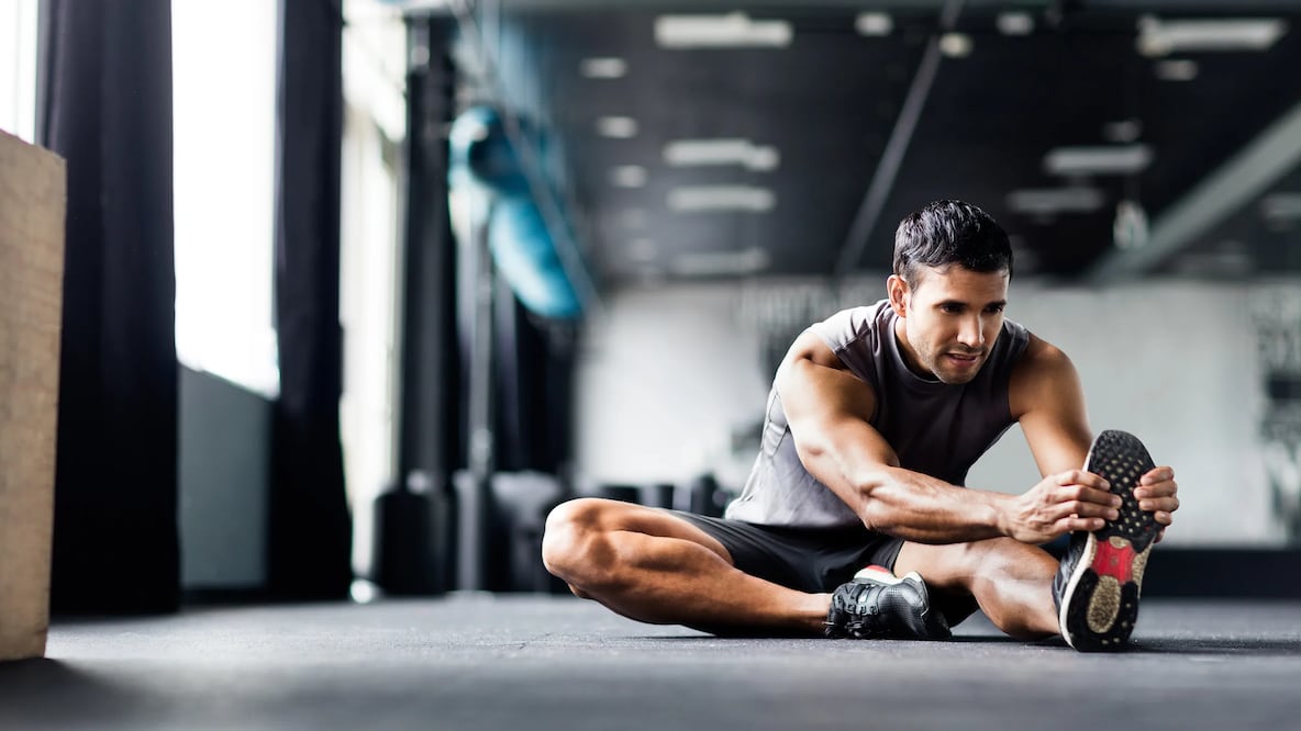 Para que no tengas que estar siempre haciendo 15 minutos de ejercicios intensos para el pecho, simplemente haz algunos estiramientos y agregalos a tu rutina semanal para mejorar tu fuerza y tu masa muscular. 

Foto: Producción El Universal