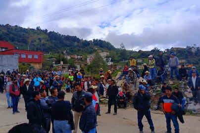 Habitantes de Coyomeapan entregan armas y patrullas que tenían retenidas desde 2021