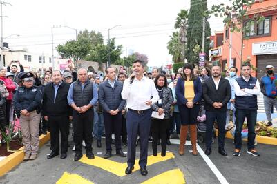 Eduardo Rivera entrega parques rehabilitados en la colonia San José Mayorazgo