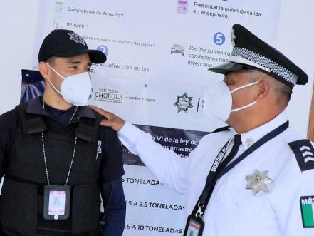 Tras 33 años de policía, Camerino Hernández deja su placa y uniforme