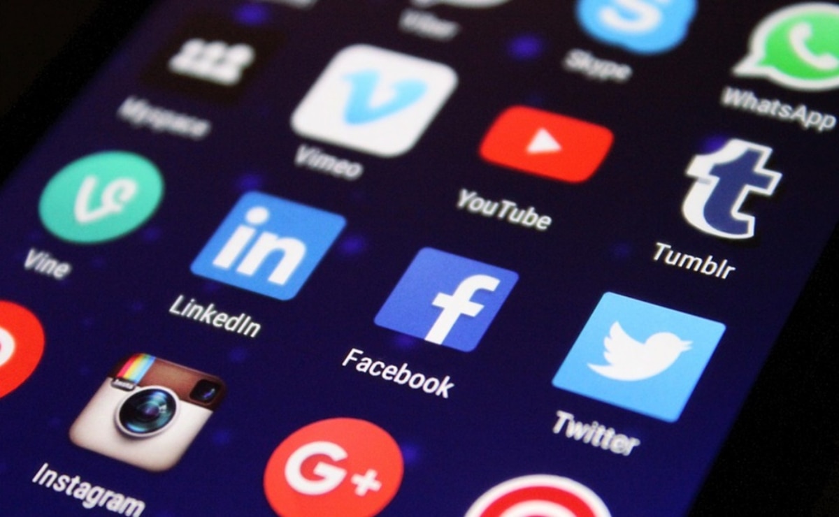 Madre demanda a empresas de Facebook por el suicidio de su hija de 11 años