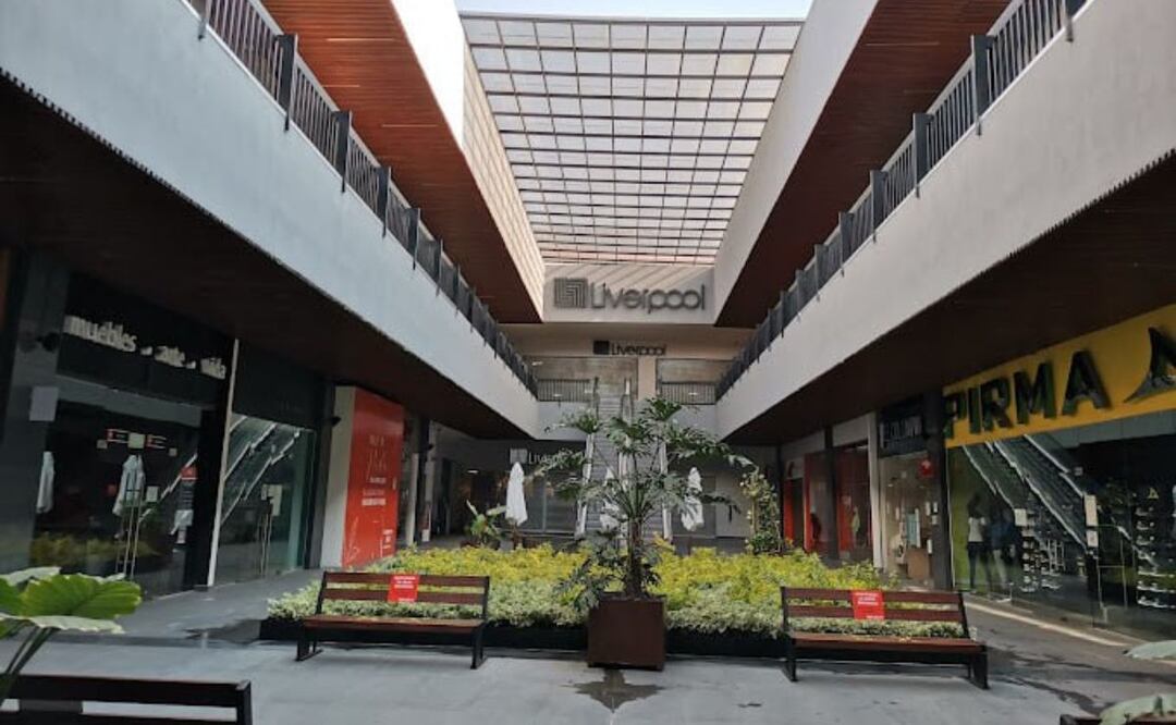 Sujetos armados amagaron a los empleados de una joyería en la Plaza Moraleda | Foto: Arturo Zamorano / Google