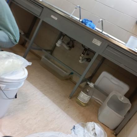 Ahora colapsa drenaje durante cirugía en Hospital IMSS La Margarita
