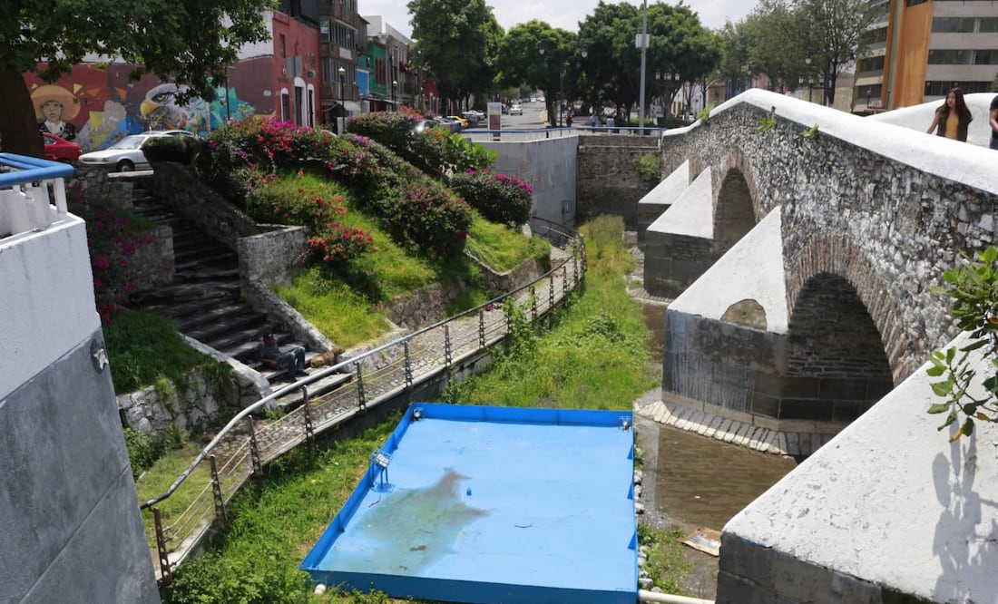 El río San Francisco fue entubado y quedó bajo un bulevar | Foto: Agencia Es Imagen para El Universal Puebla