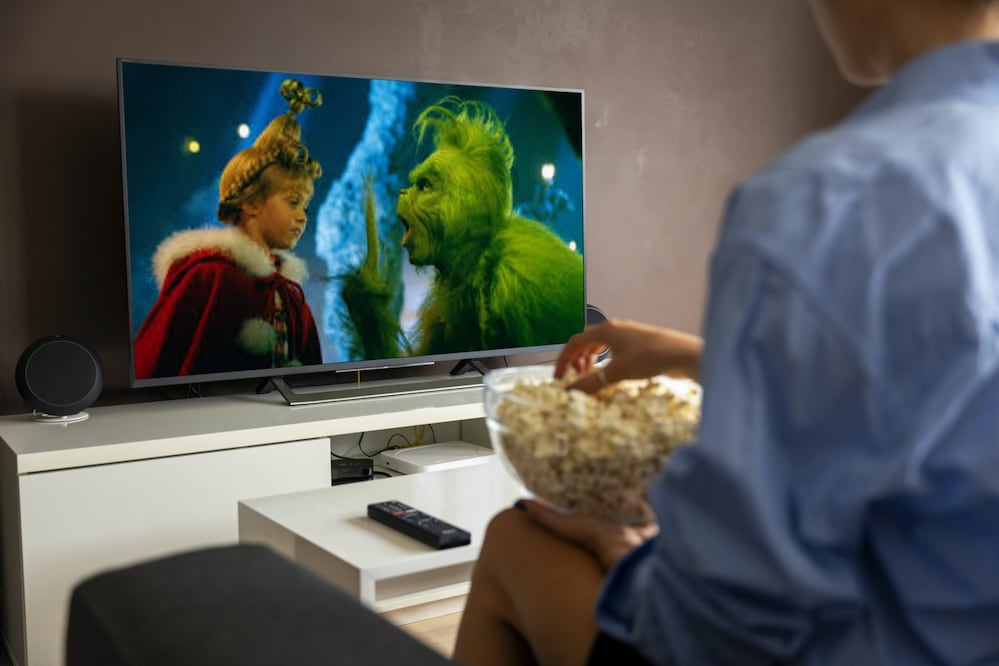 Hay películas que ya se han convertido en auténticos clásicos navideños | Foto: Canva / Prime Video