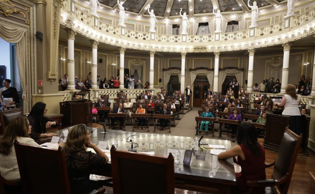 Concluyó el revoque de las fachadas principal y posterior, lo que representa un paso importante en la rehabilitación integral del recinto | Foto: Congreso de Puebla