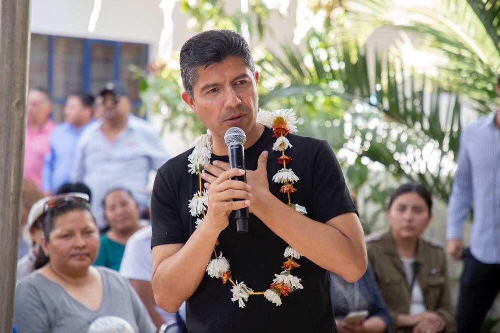 Lalo Rivera convivió con poblanos de San Gregorio Atzompa y San Jerónimo Tecuanipan | Foto: Especial