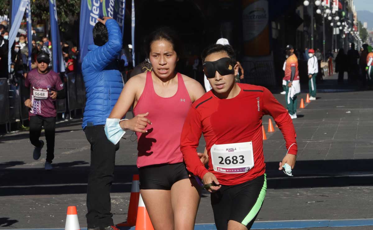 Los runners están listos para el esperado Maratón Puebla 2022, toma en cuenta estos cierres viales | Foto: Agencia Es Imagen para El Universal Puebla