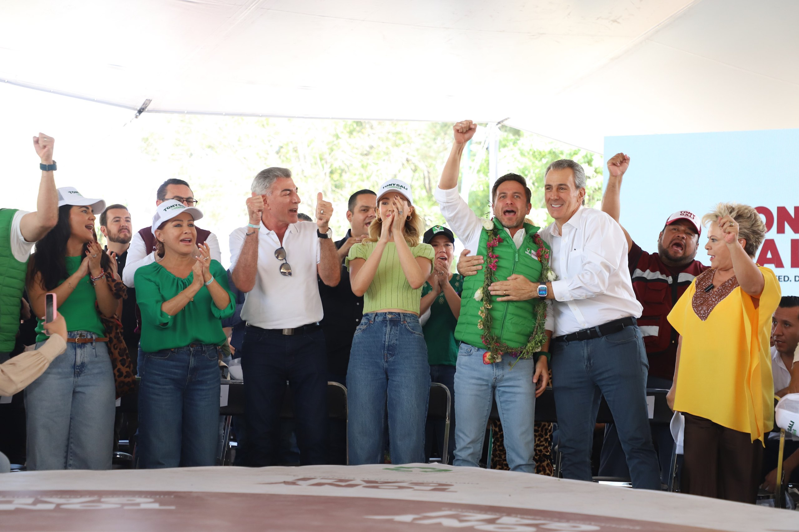 Tony Gali López inicia campaña en calle con evento masivo en La Libertad