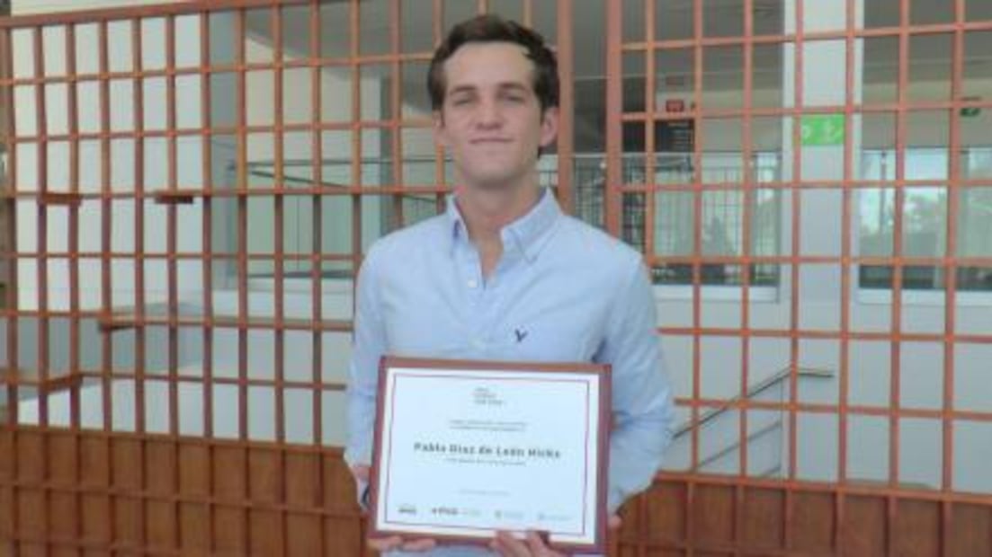 Él es Pablo Díaz de León, joven cineasta becado por  Fundación Jenkins y Guillermo del Toro 