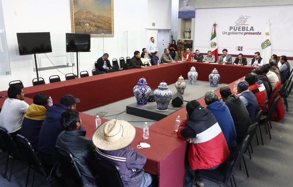 Gobierno del estado y habitantes de Coyomeapan establecieron mesa de trabajo | Foto: Gobierno del estado