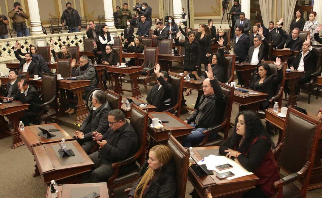 Los secretarios estatales están obligados a rendir un informe de sus actividades | Foto: Agencia Es Imagen para El Universal Puebla