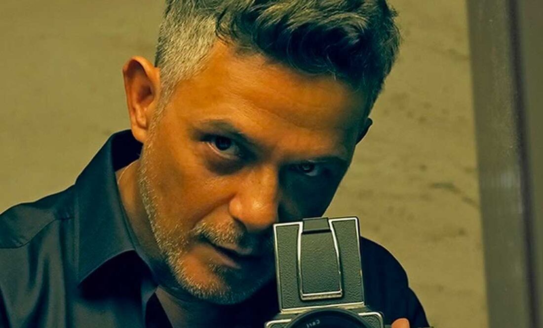 Sanz comió chapulines típicos de estados como Puebla y Oaxaca | Foto: Alejandro Sanz