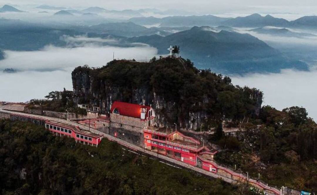 Desde este mirador natural es posible ver el mar de Veracruz en días despejados | Foto: Instagram omargonvonval