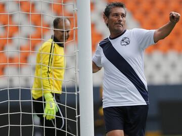 Carlos Poblete, el ídolo chileno que levantó el último campeonato del Puebla