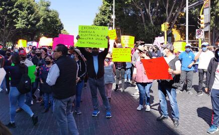 Locatarios del mercado 5 de Mayo protestan por corte de luz