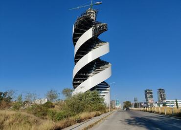 Qué es el rascacielos con forma de hélice que se construye en Puebla