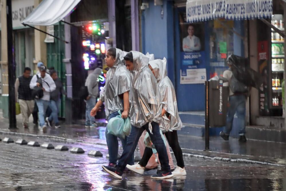 Se esperan lluvias intensas en Puebla derivadas de los fenómenos naturales propios de la época | Es Imagen para El Universal Puebla