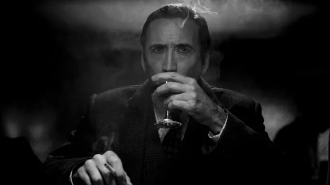 La serie utiliza encuadres, movimientos y dinámicas propios del cine estadounidense de los 30's | Foto: Amazon Prime Video