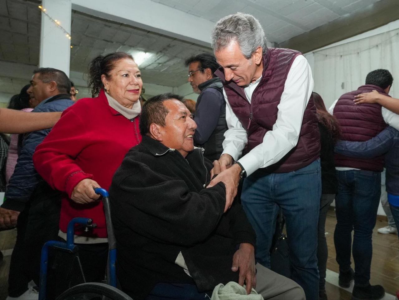 Describen vecinos principales necesidades de las colonias del sur a Pepe Chedraui