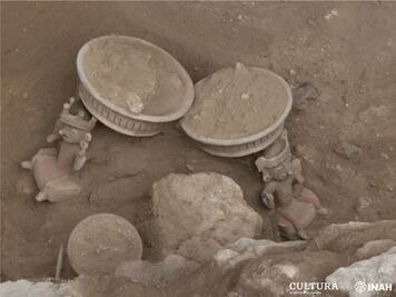 Encuentran piezas prehispánicas en la zona arqueológica de Xochitécatl