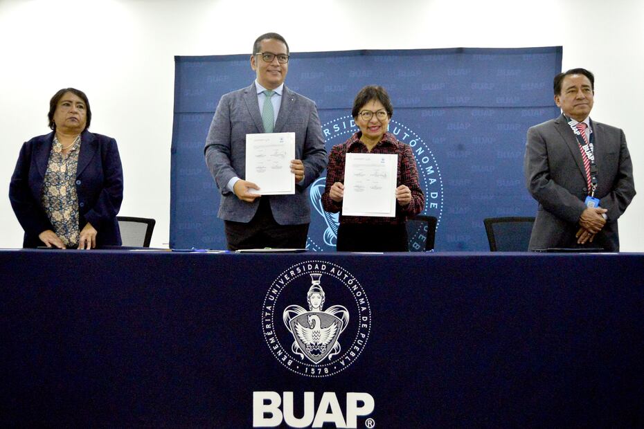 Rectora María Lilia Cedillo Ramírez la firma de convenio entre la BUAP y el IMTA | Fotos BUAP