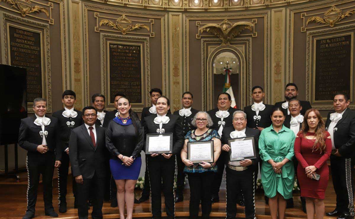 Congreso de Puebla no reporta gastos para entrega de reconocimientos