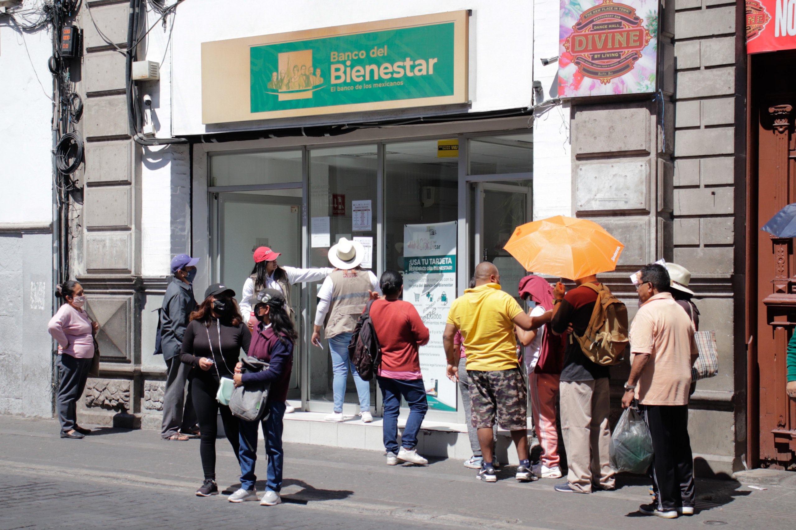 Para esto alcanzaría la nueva Pensión del Bienestar en Puebla