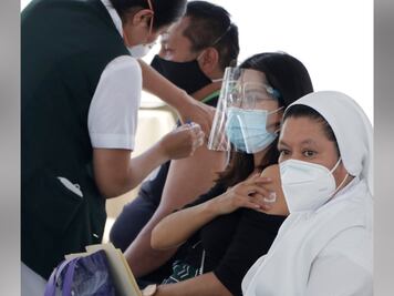 Vacunas para maestros en Puebla. Se aplicarán 143 mil dosis contra Covid-19