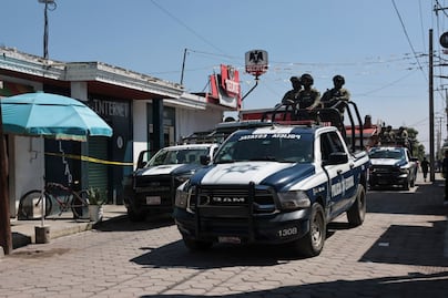 Secuestran al dueño de un billar y hieren a trabajador tras ataque armado en Coronango