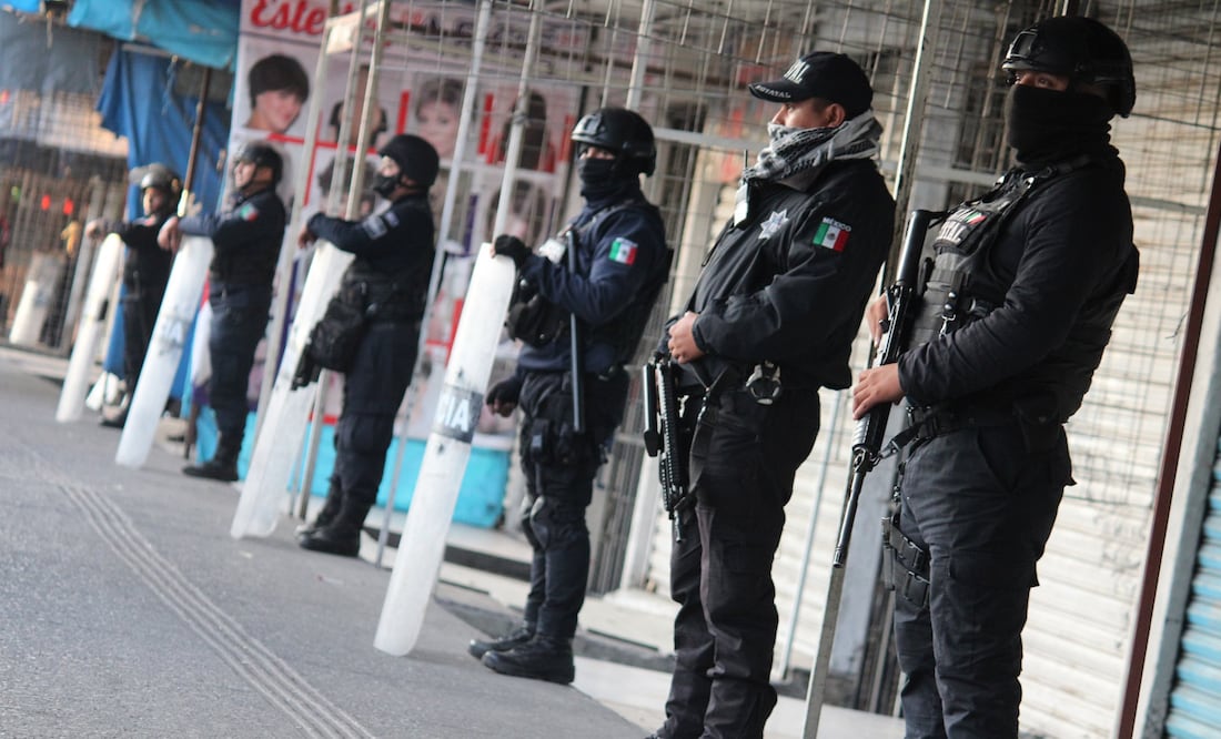 En operativos hechos en mercados públicos, la SSC Puebla detuvo a 18 personas | Foto: Agencia Es Imagen para El Universal Puebla