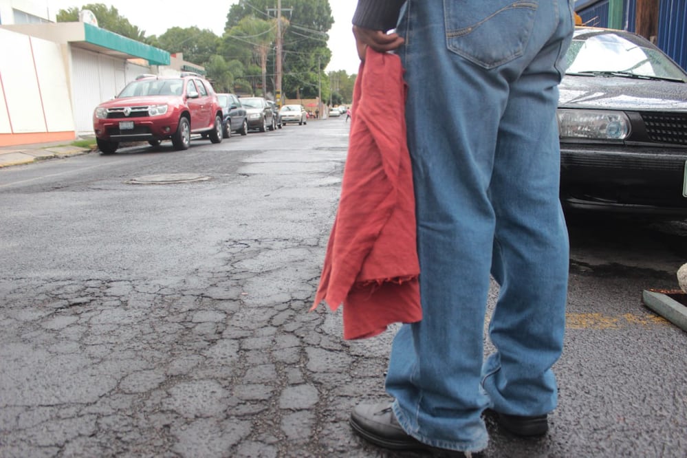 Asistentes al estadio Cuauhtémoc y Hermanos Serdán aseguran que son asediados por franeleros en los estacionamientos | Foto: Agencia Es Imagen para El Universal Puebla